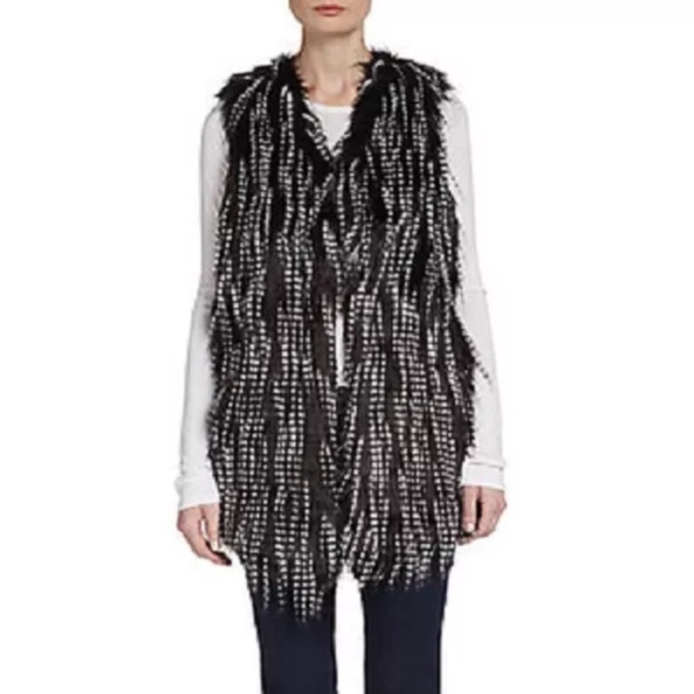 NWT Faux fur vest perfect for fall & winter